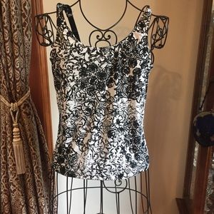 Chico’s travelers B&W top